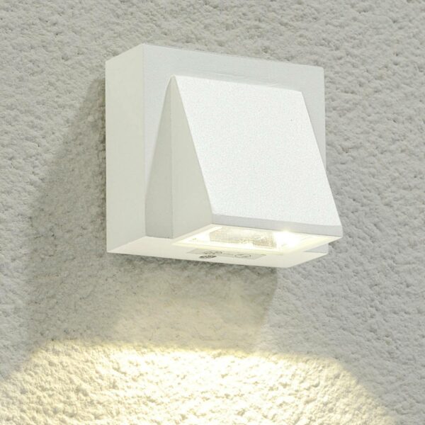 Vit LED-utomhusvägglampa Maik